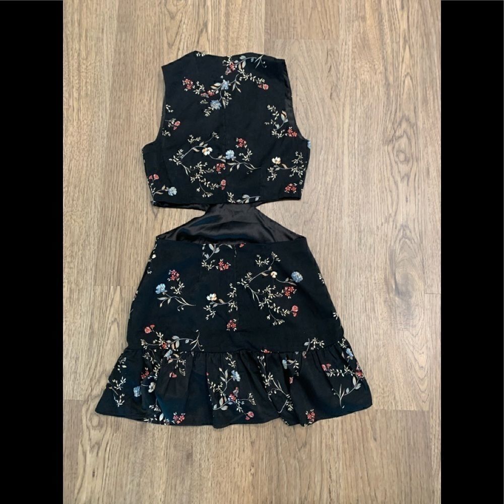 Honey Punch Black Floral Cutout Dress - Picture 5 of 6